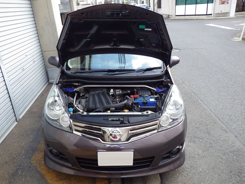 日産 ノート用ボンネットダンパー
